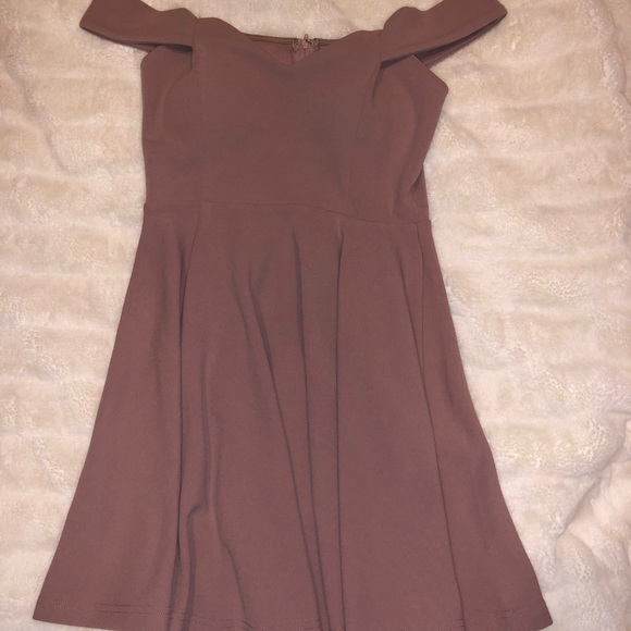 Rose Over the Shoulder Dress. Fits like size S - Picture 1 of 1